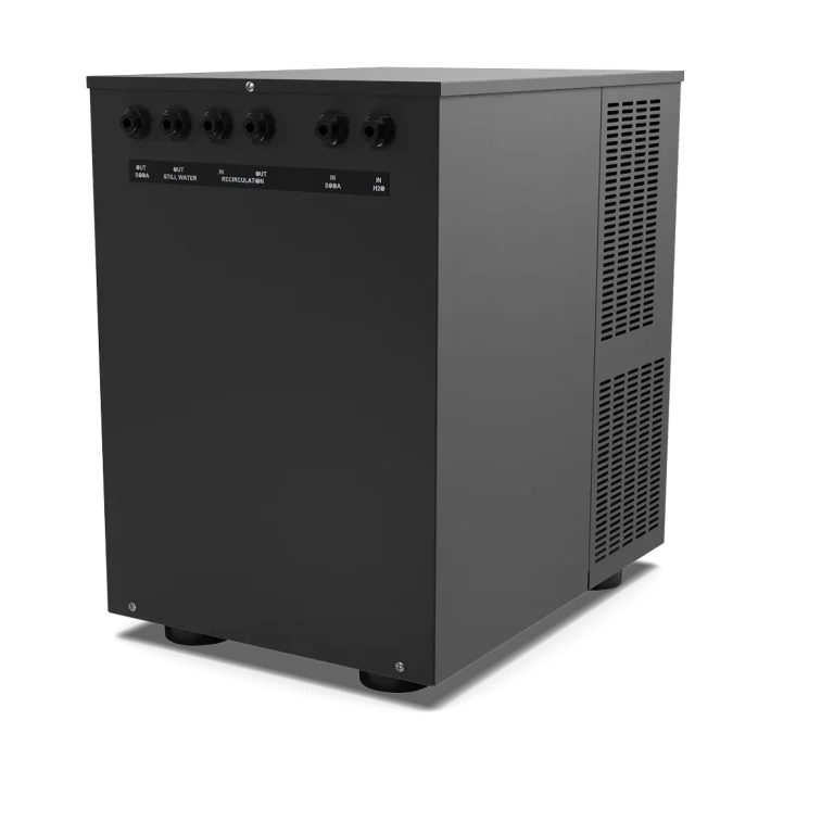 Schwarzer Wasserspender mit zwei Ausläufen und Metallakzenten.